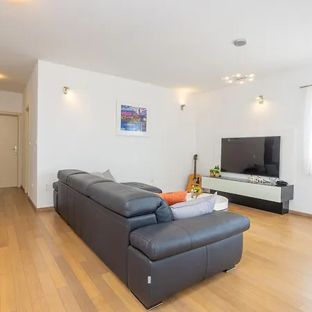 San Lorenzo Apartment *